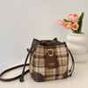 Dámská taška Kbelíková taška Niche Zahraniční styl Taška přes rameno Vlněná kostkovaná Kbelíková taška Módní Všestranná Taška Messenger