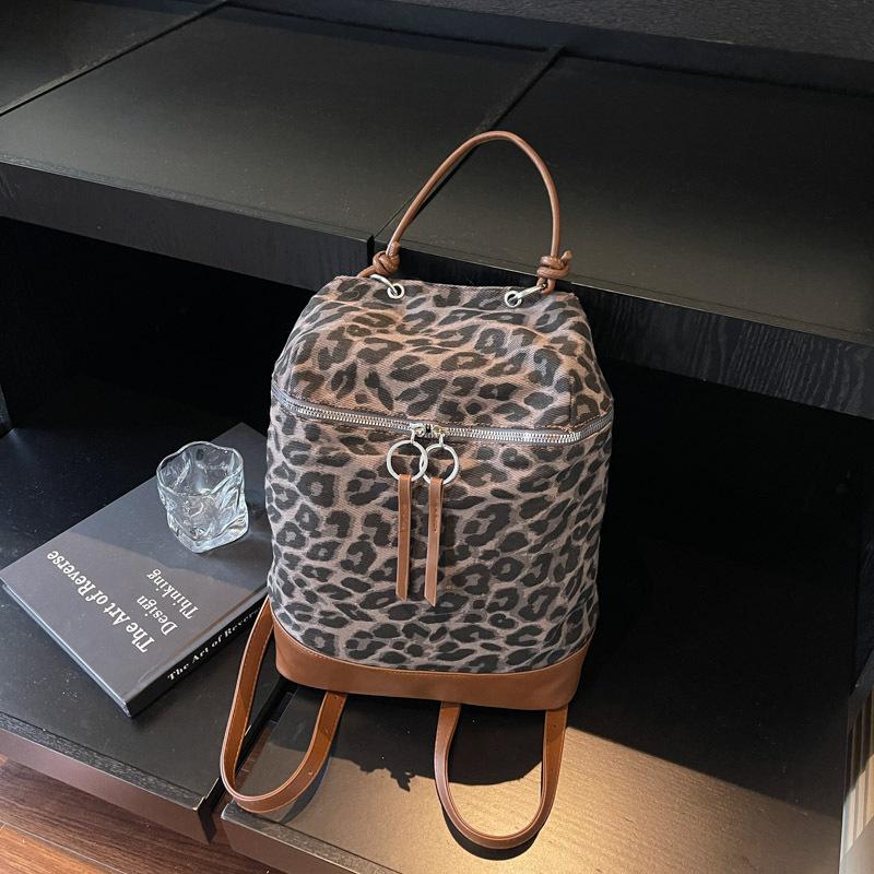 New Retro Leopard Print Large-capacity Shoulder Bag Niche High-end Sense Light and Simple Short-distance Travel Backpack