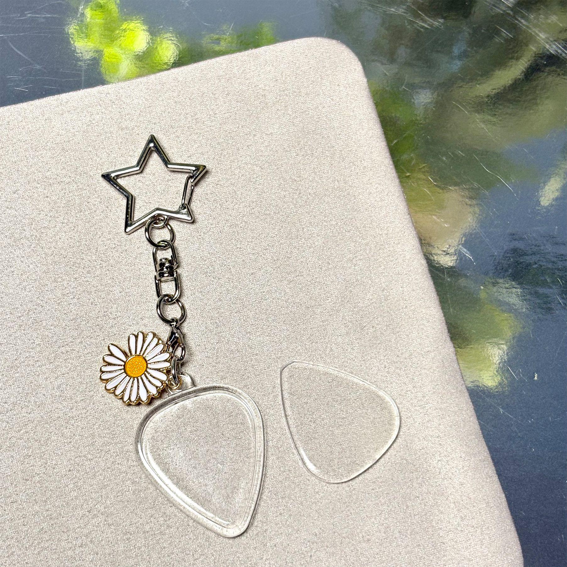 GD Маленькая Ромашка Гитара Медиатор Ожерелье и Брелок Подвеска Коллекционная