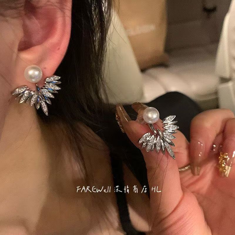 111 silver needle niche design pearl zircon stud earrings, a new trendy two-wear rear-hanging earrings earrings.