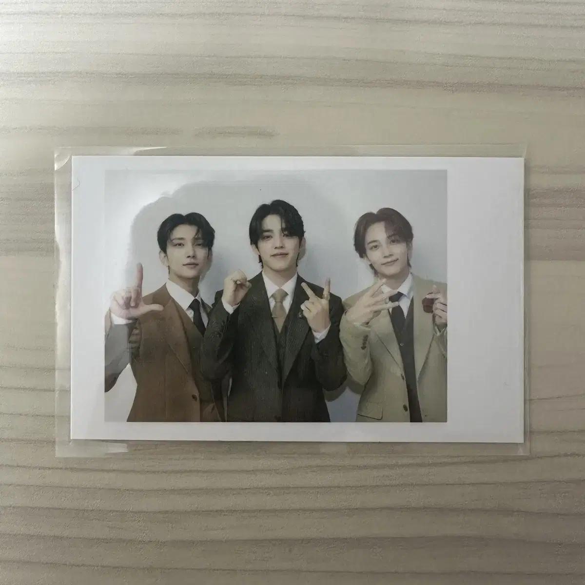 

Джошуа Полароид Чонхан By Seventeen 95-х S.coups