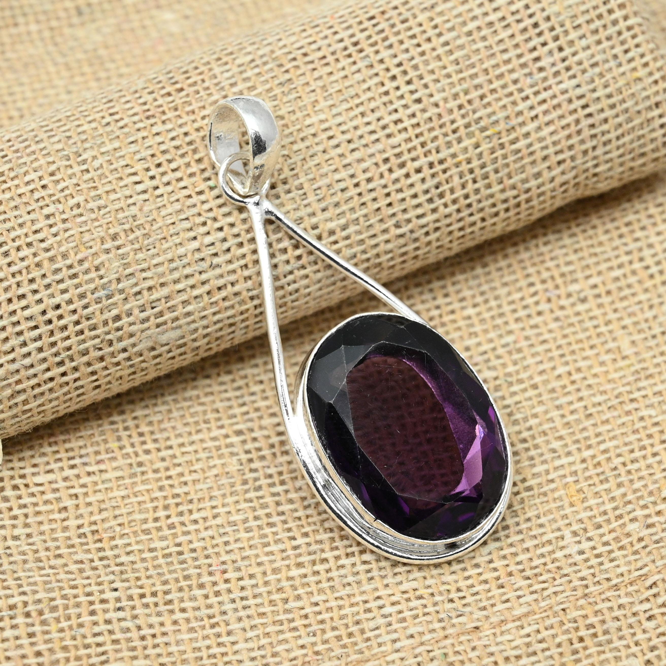 

Аметист Драгоценный камень Стерлингового серебра 925 пробы Ювелирные изделия ручной работы Женский кулон для нее 2.16 Inches фиолетовый