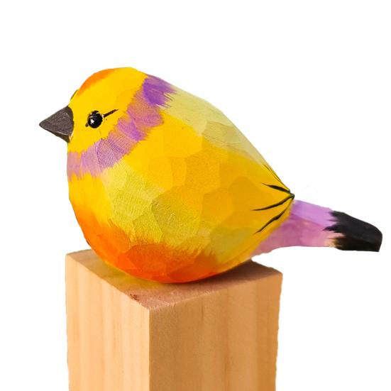 Kolorowa ozdoba ptaka z drewnianą podstawą, ręcznie robiony proces grawerowania, rzemiosło, sztuka uzdrawiania, rzeźba ptaka, dekoracja, pióro, model zwierzęcia, odzież dla dorosłych