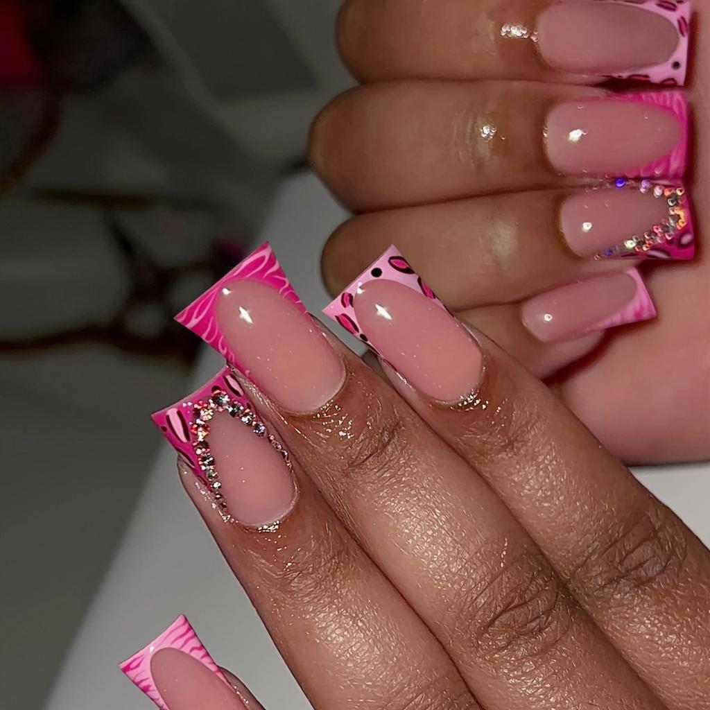 24 Stück Entenschnabel-förmige Falsche Nägel Gold Schmetterling Strass-Design Falsche Nagelspitzen Tragbare Vollabdeckung French Press-on Nägel