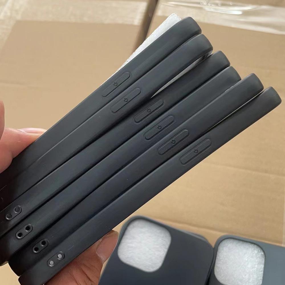 Foreign trade black TPU injection molding mobile phone case material, matte color mobile phone protective leather case printing picture processing