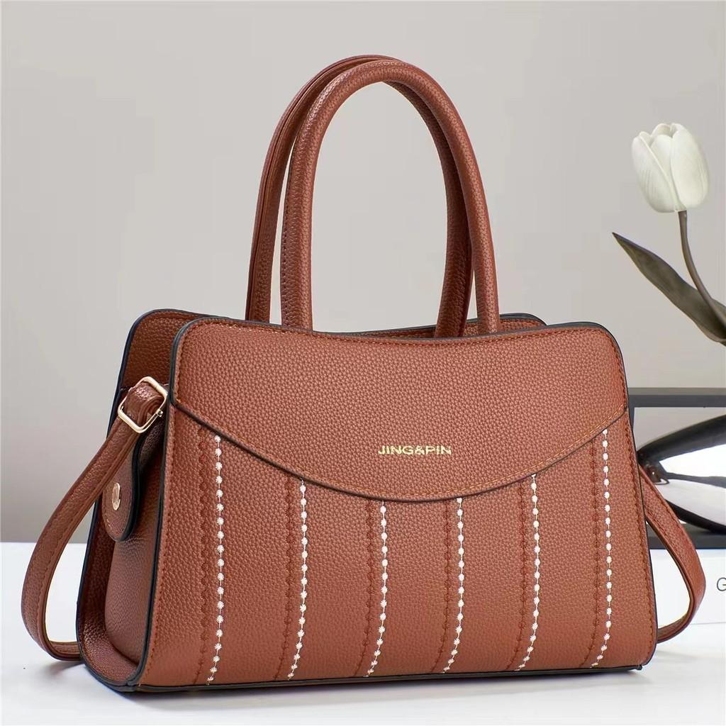 Stylish Soft Pu Leather Tote Bag For Moms Large Capacity Daily Use With Chain Detail