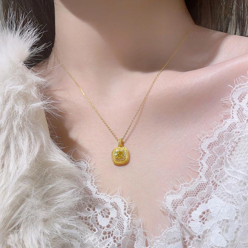 Zircon square pendant necklace light luxury niche simple fashion collarbone chain new versatile necklace women