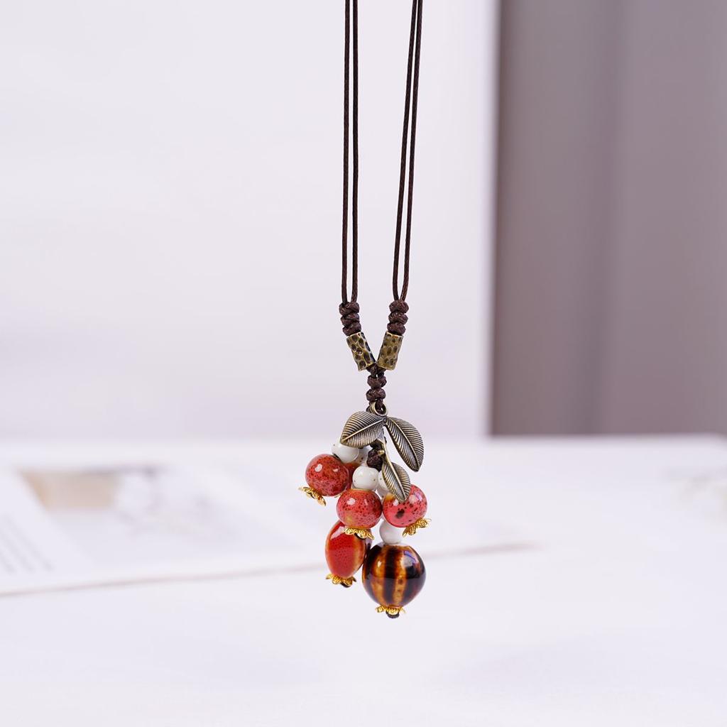 High-end ceramic necklace does not fade, light luxury niche sweater necklace factory direct sales