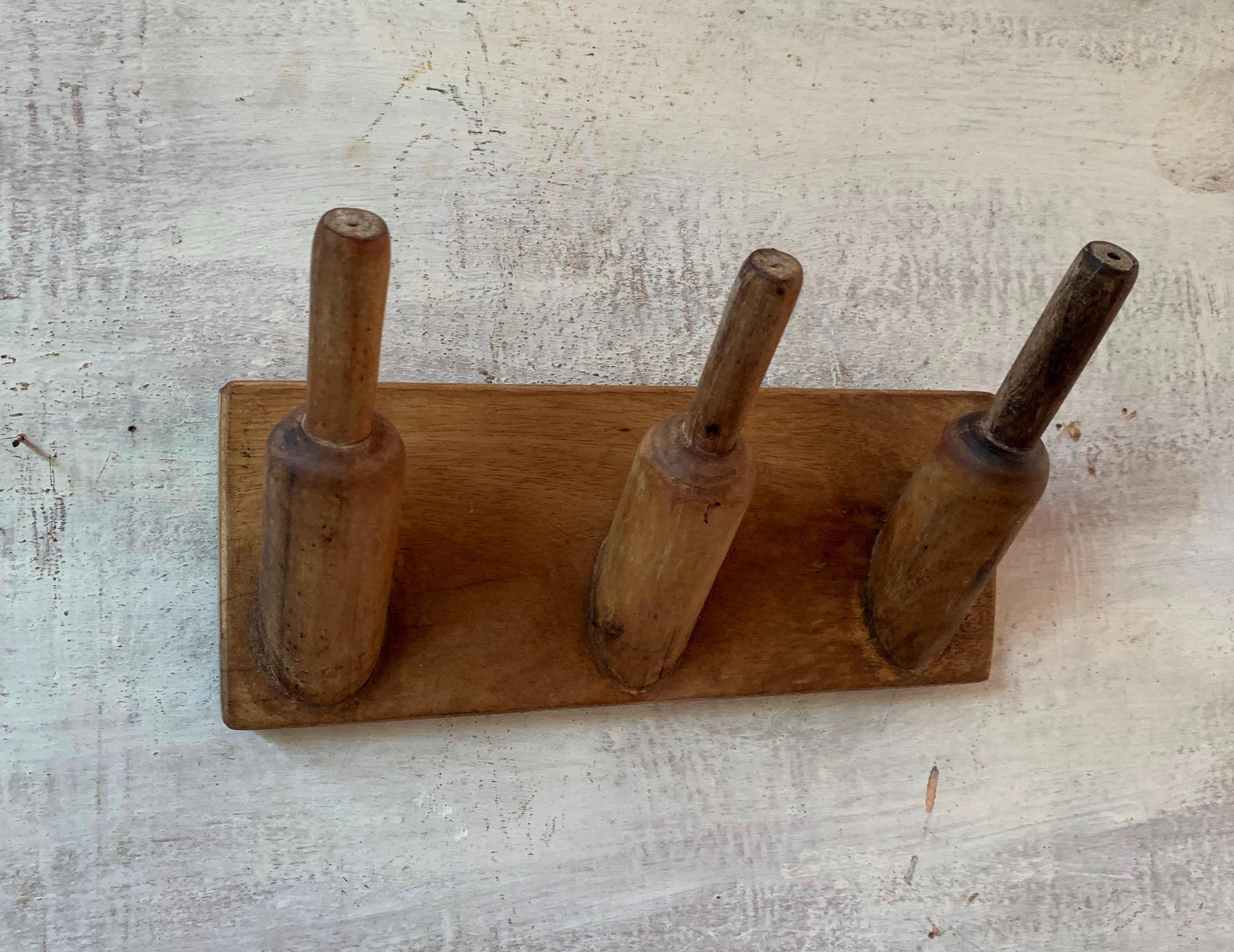 

Solid Wood Wall Mounted Coat Rack: Retro Entryway Organizer 18” X 9” X 24” (l x w x h) разноцветный