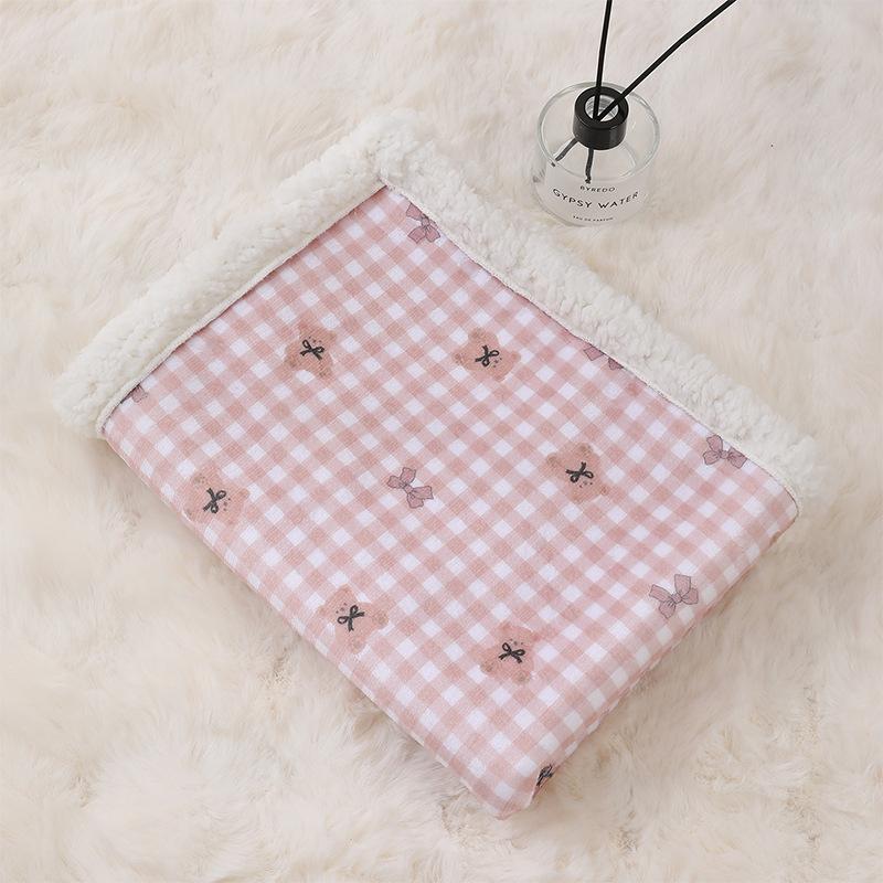 

2026 New Dog Cushion Thickened Pet Blankets Warm Cartoon Cat Sleeping Mat Fluffy Dog Kennel Mat Autumn Winter S 58X38CM розовый