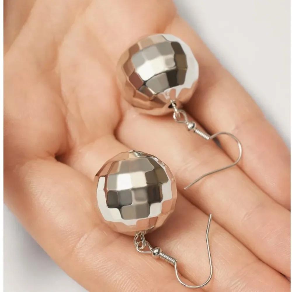 Retro Disco Ball Drop Earrings Women Boho Round Luxury Mirror Party Reflect Earrings Ball Dangle Jewelry Light Disco Earring