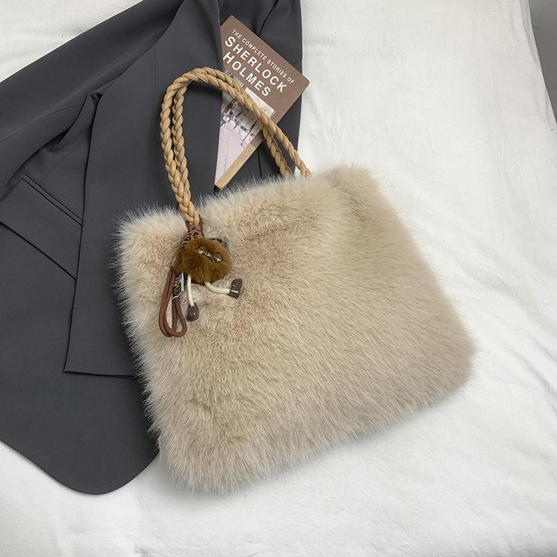 2025 New Autumn Handbag Plush Bag Women's Fashion Shoulder Bag Lazy Wind Large Capacity Underarm Bag Women