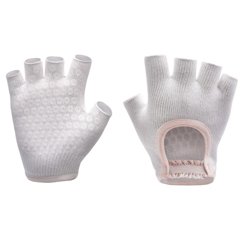 Half Finger Women’s Yoga Gloves Anti-Slip Design for Secure Exercise Sessions