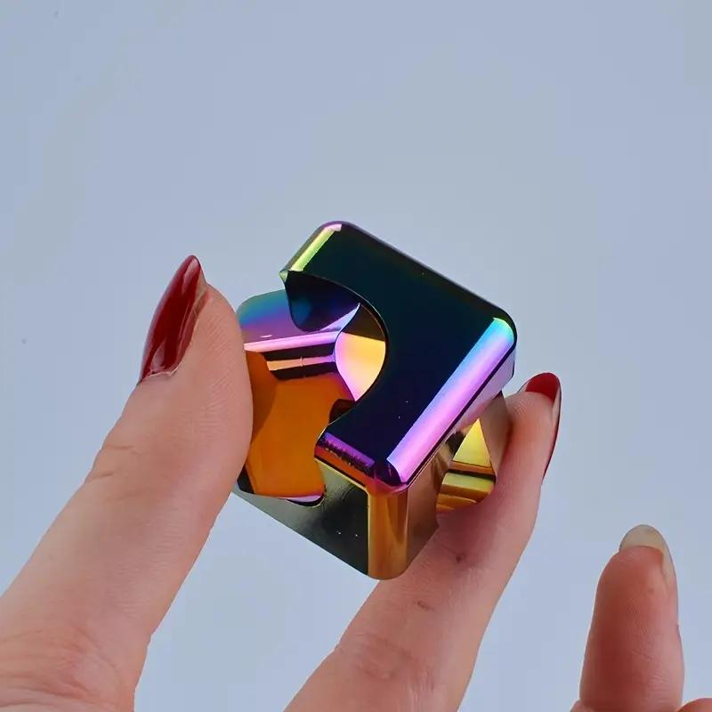 Spielzeug Spielzeug Metallwürfel Rotierender Fingerspitzen Kreisel Fidget Anti Stress Erwachsener Büro Zuhause Reise Tragbarer Spinner Weihnachtsgeschenk Geschenke