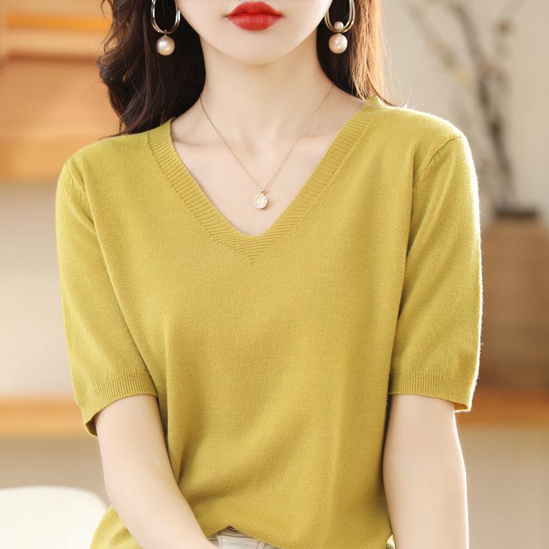 Women's V-Neck Knitted T-Shirt: Short-Sleeved, Versatile, Commuting Pullover, Perfect Base Layer, Three-Quarter Sleeves, Light Sweater.