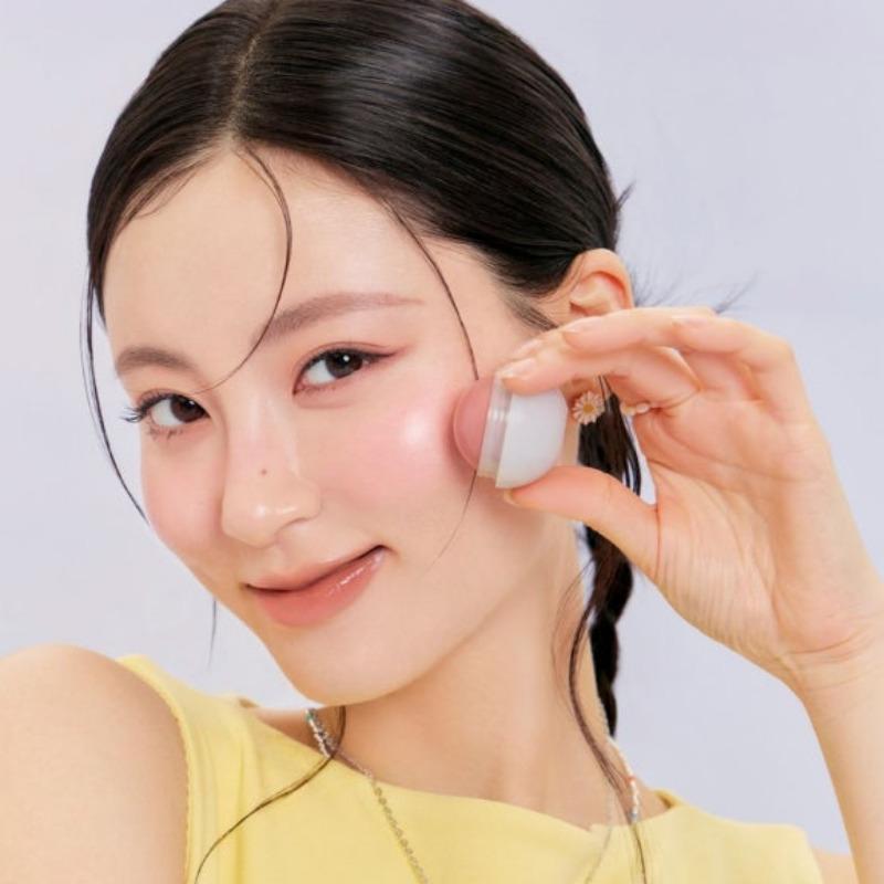 Rom&nd X Zo&Friends Juicy Roll Cheek 8.4g / 0.30 Oz Roll Cheek With Puff