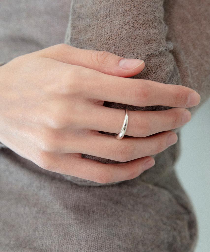 Tacit Leaf Small Ring
