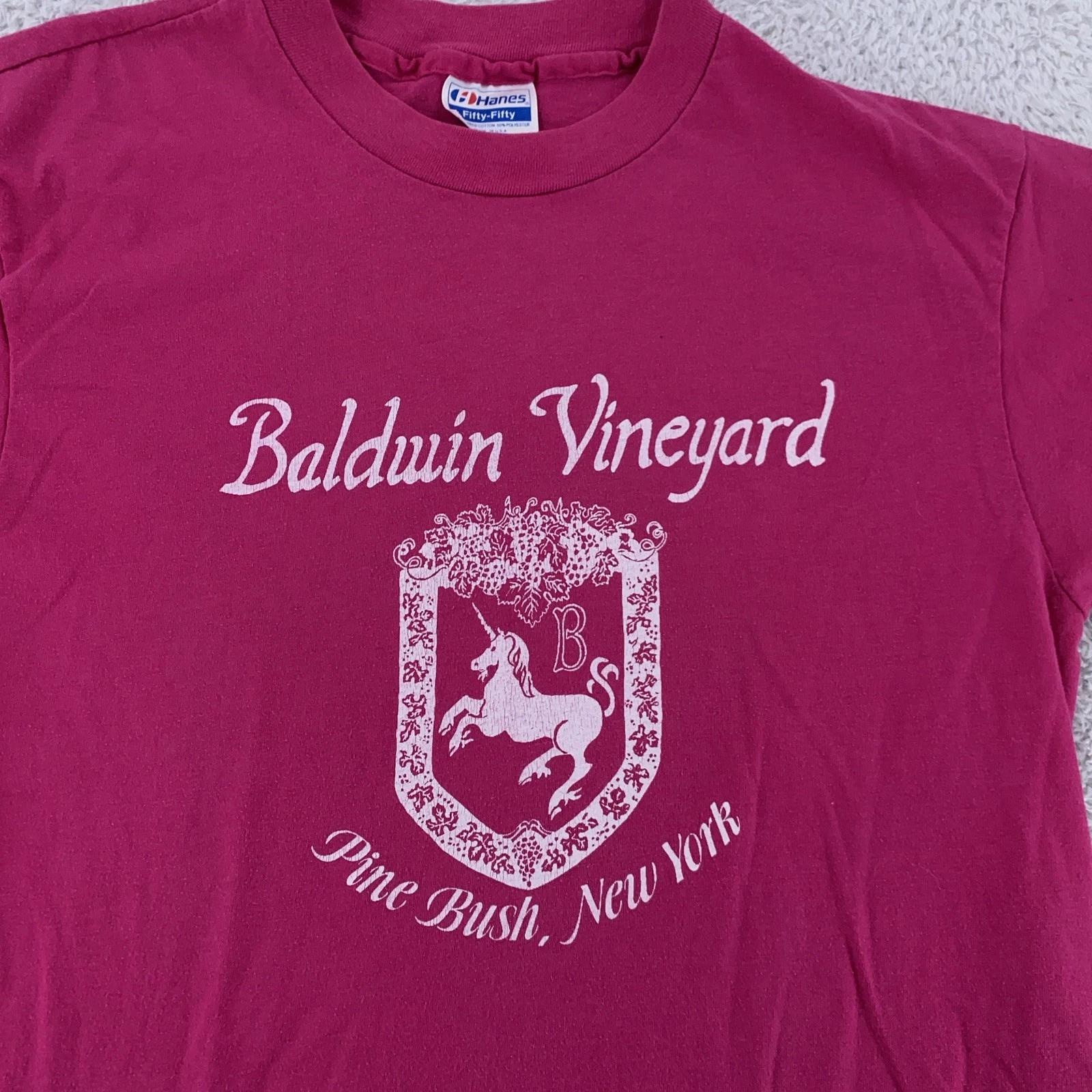 

Vintage Baldwin Vineyard Unicorn Pine Bush New York Shirt Mens Small Graphic 80s M