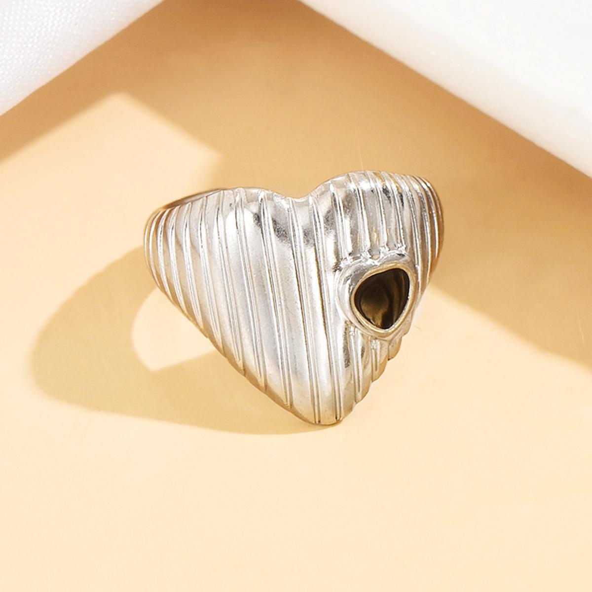 Old Money Style Stainless Steel Enamel Heart Ring – Women s Luxury Textured Jewelry