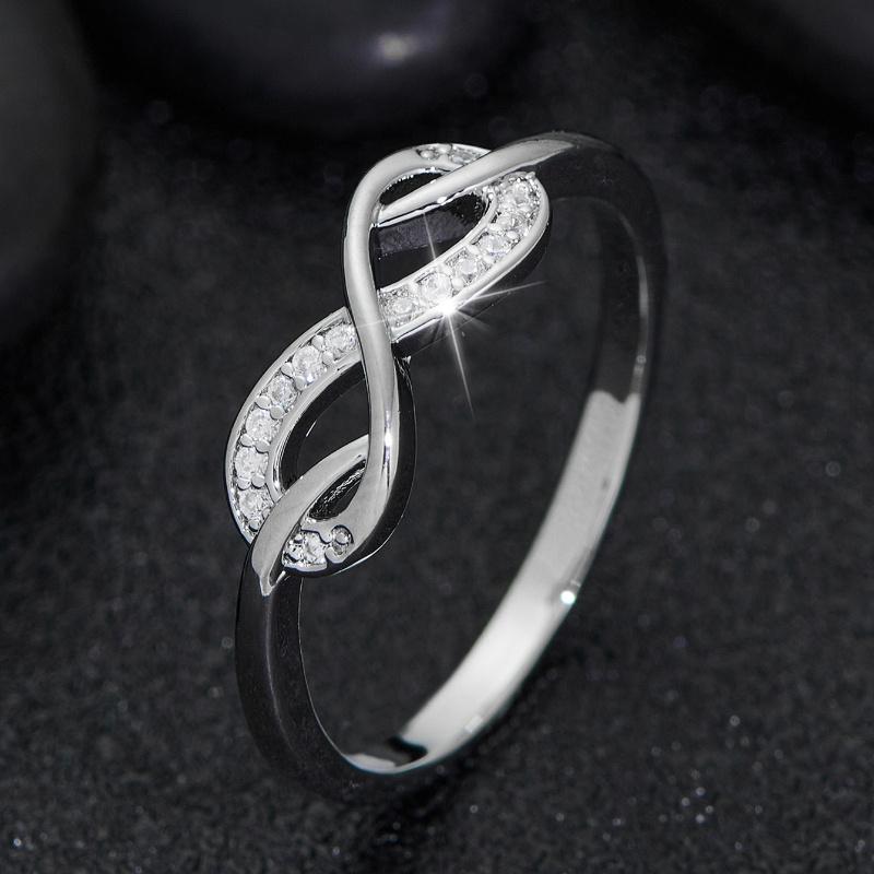 A Stylish And Minimalist Women'S Ring Featuring an Infinite Loop Design with Micro-Set Synthetic Zirconia, Perfect for New Year, Ramadan, Valentine'S
