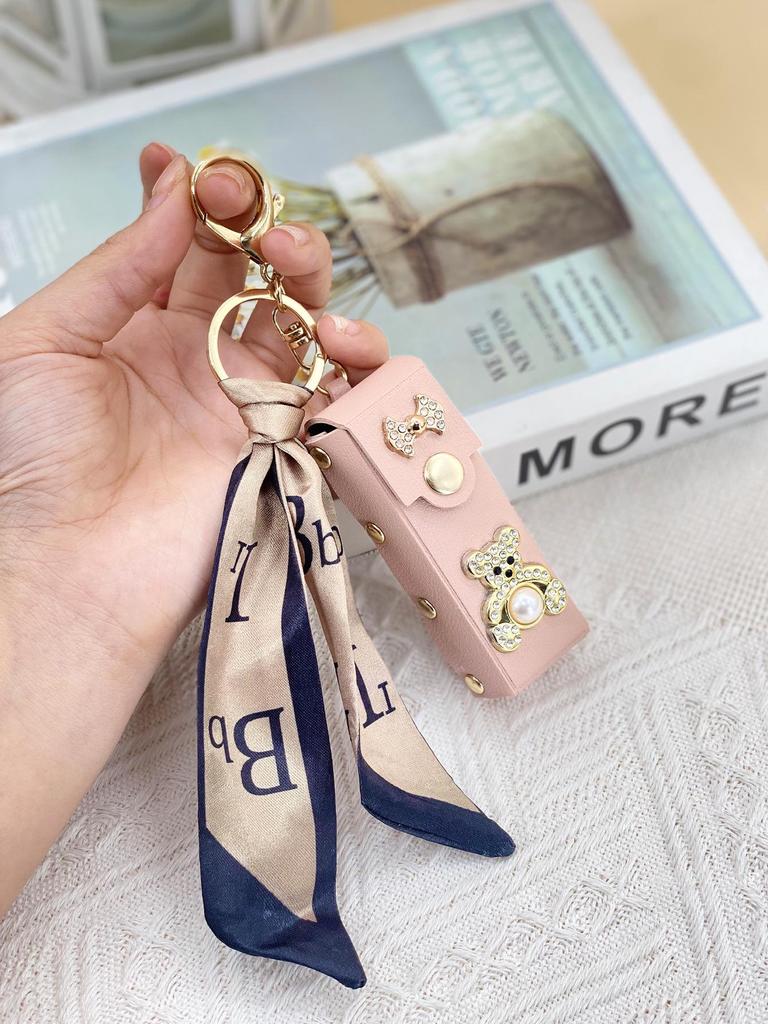 Rozkošný Mini Klíčenka s Přívěskem na Rtěnku - Kompaktní Držák na Rtěnku pro Klíče & Tašky