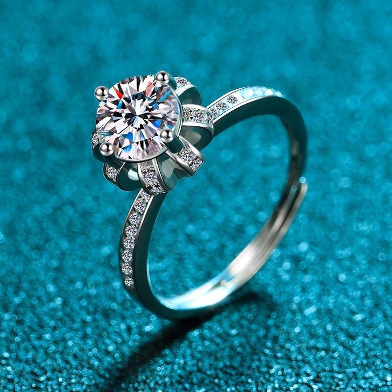 925 Sterling Silver Ring Female Bud Bouquet Four-Claw 18K White Gold Heart Bouquet One Carat Diamond Ring