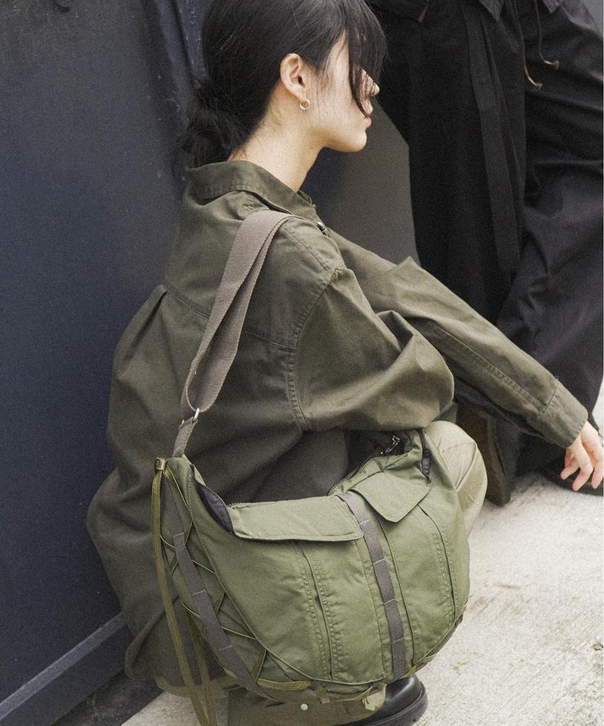 Iugamakaras Taped Shoulder Bag (Khaki)