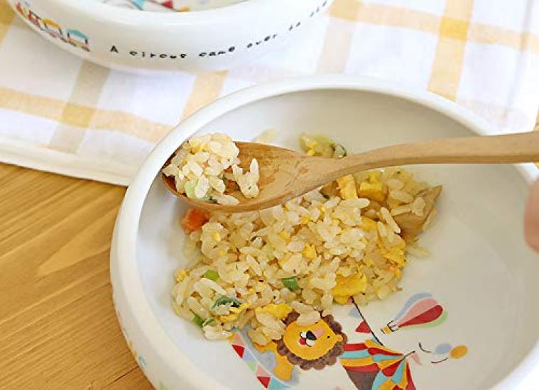 a store specializing in tableware and miscellaneous goods tableware 2 pattern set Animal circus Easy scooping bowl Diameter Approximately 450ml Lion