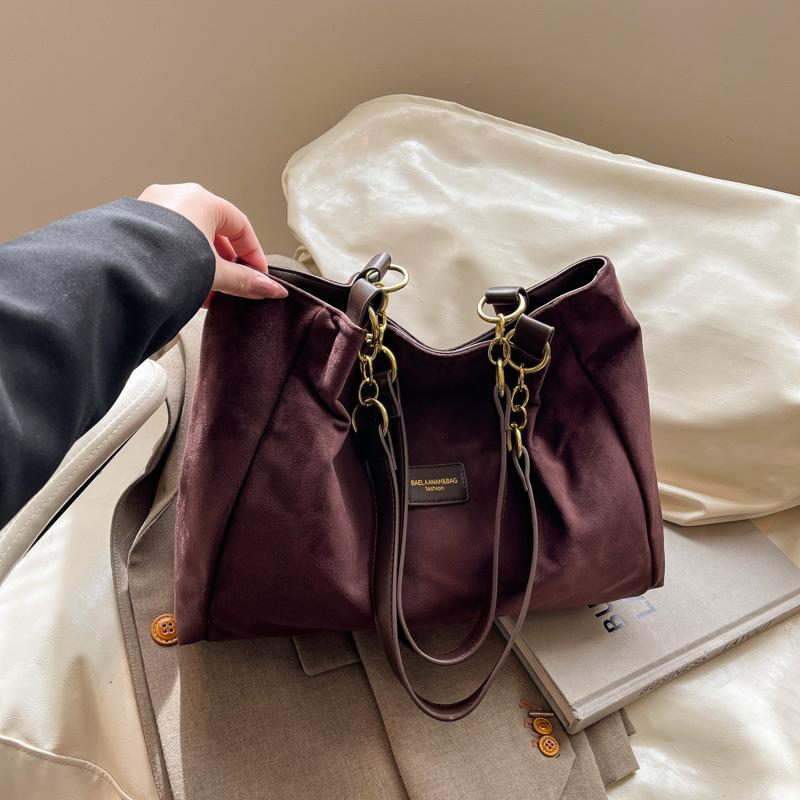 

Большая сумка большой вместимости женская 2025 осень новая простая сумка на плечо модная высокоценная иностранная сумка-тоут для通勤