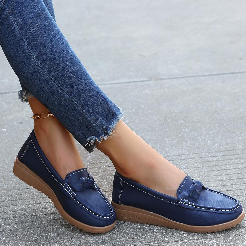 Spring 2022 Women's Soft-Soled Moccasins: Shallow Mouth, Solid Color, Flat Heel Shoes