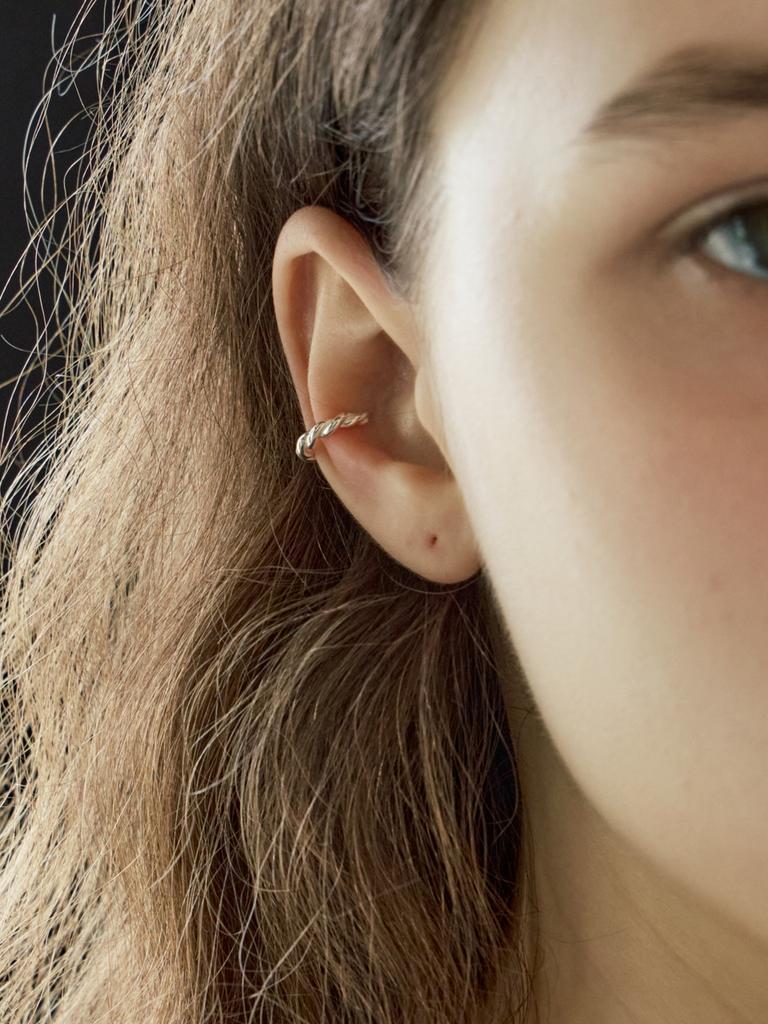 Before Moonrise Twist Ear Cuff Sc302