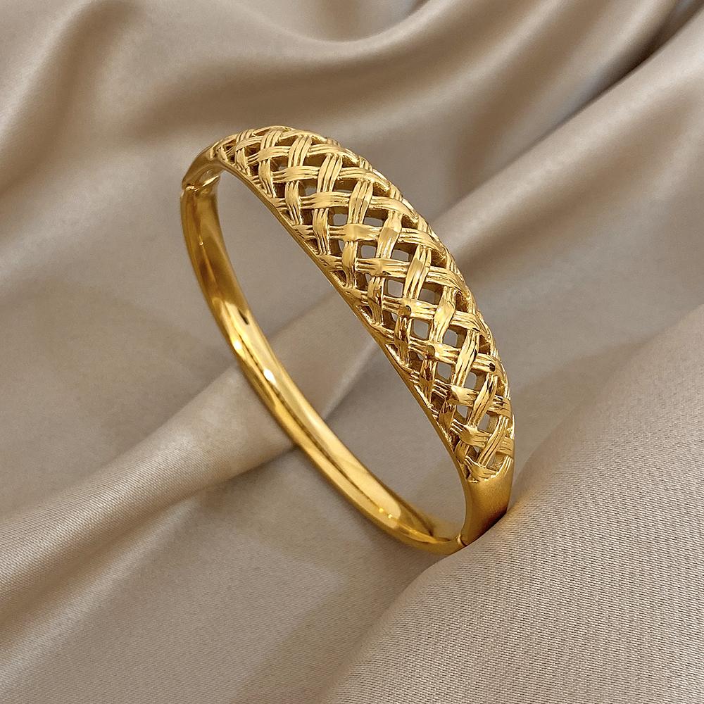 

Vintage Geometric Hollow Stripes Cuff Bracelet for Women Chic Gold Plated Stainless Steel Wrist Bangle Waterproof Jewelry