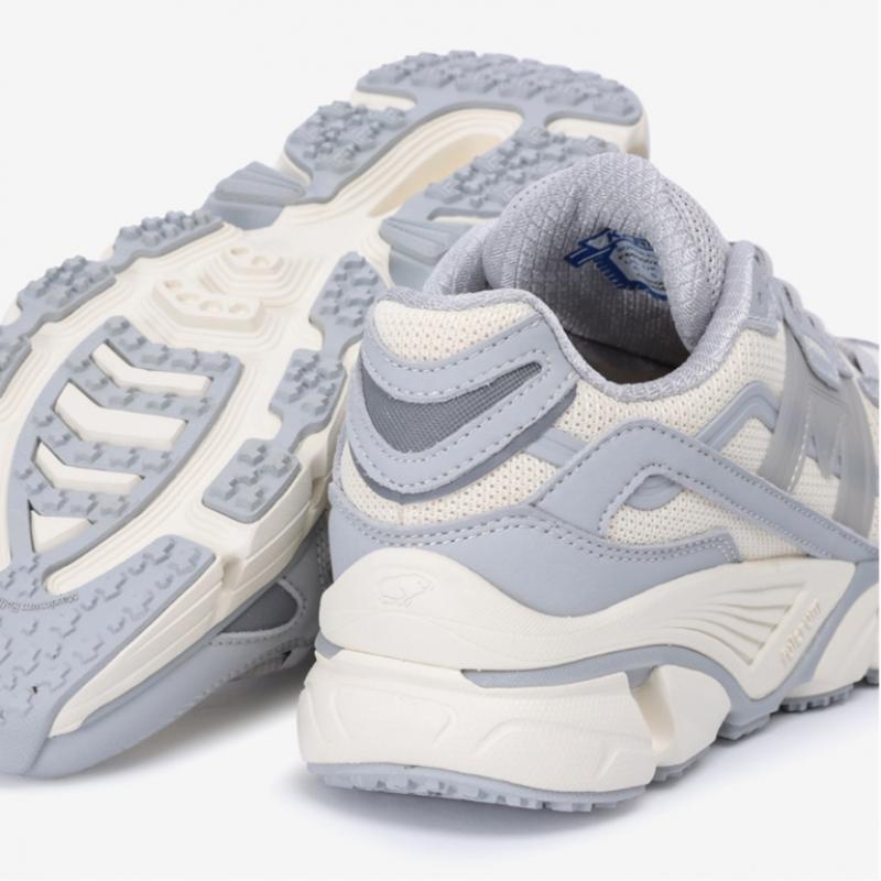 Karhu Unisex Lightweight Walking Shoes Super Fulcrum  Skhu2438600 002 