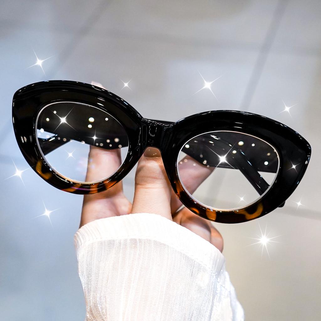 Comfortable Spring Hinge Men and Women Retro Cat-Eye Reading Glasses Oval Clear Transparent Old Flower Glasses