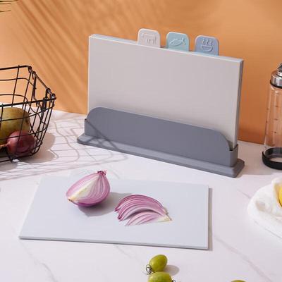 Wutuo 4-Piece Multi-functional Plastic Cutting Board Set