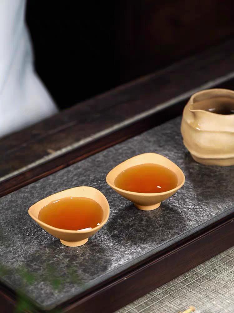 Lila Ton Teetasse Teeverkostung Meistertasse Kleine Kapazität Mineral Gold Abschnitt Schlamm Dreieckstasse Kung Fu Tee Set