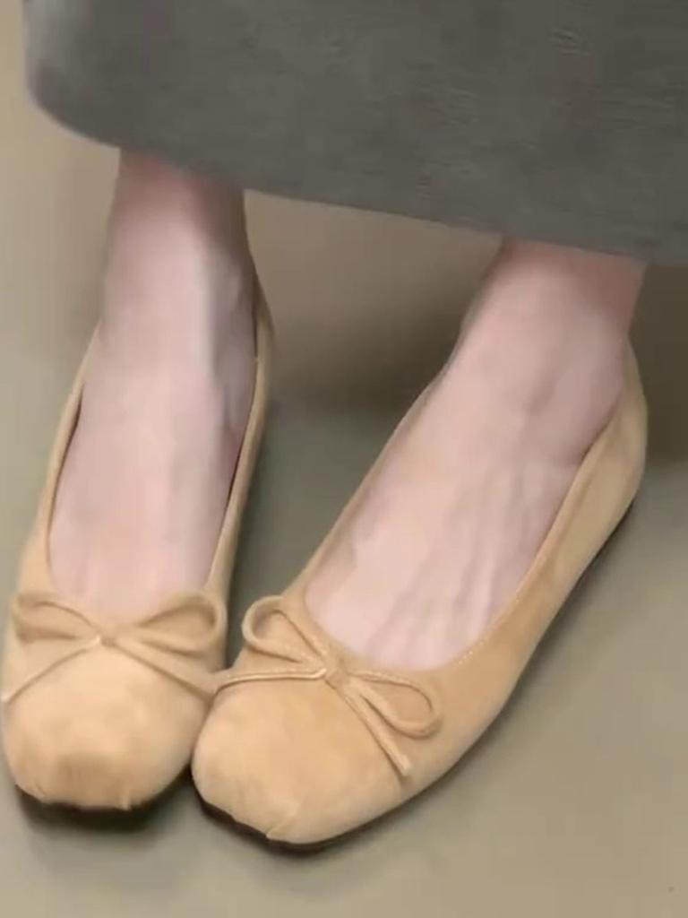 Elegant temperament Fashion square head bow design Soft sole Versatile outer wear Exclusive child Foreign style inner shallow mouth single shoes Women