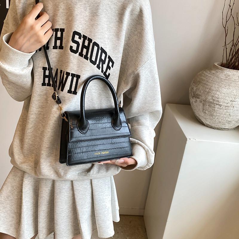 Chic Urban Pu Leather Handbag For Women 2024 Summer Stylish Glossy Shoulder Bag