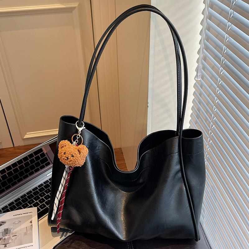 Retro fashion tote bag women's 2025 autumn new commuting large-capacity shoulder bag high-value armpit bag