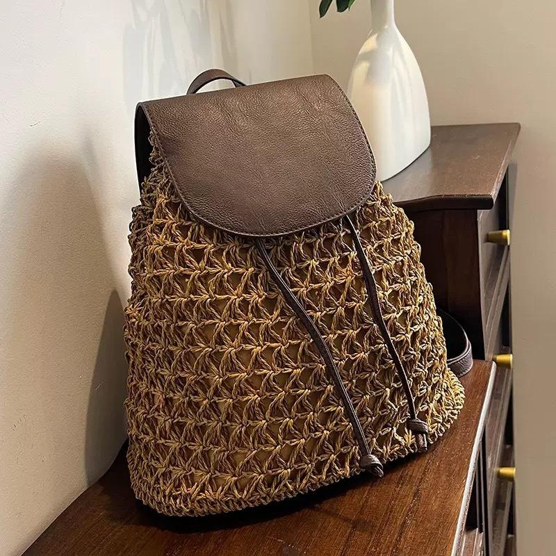 

New high-end straw bag versatile women s backpack handwoven bag large-capacity seaside vacation beach bag Lid type хаки