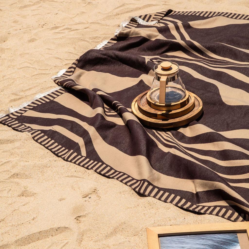 Vintage geometric striped wavy fringed blanket bed and breakfast sofa blanket outdoor camping portable cold shawl blanket