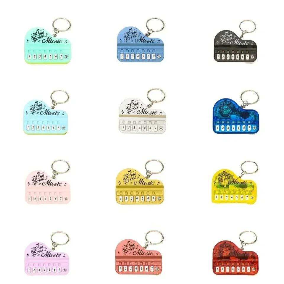 1 Pcs Creative Mini Electronic Piano Keychain Pendant Luminous Music Toy Small Gift