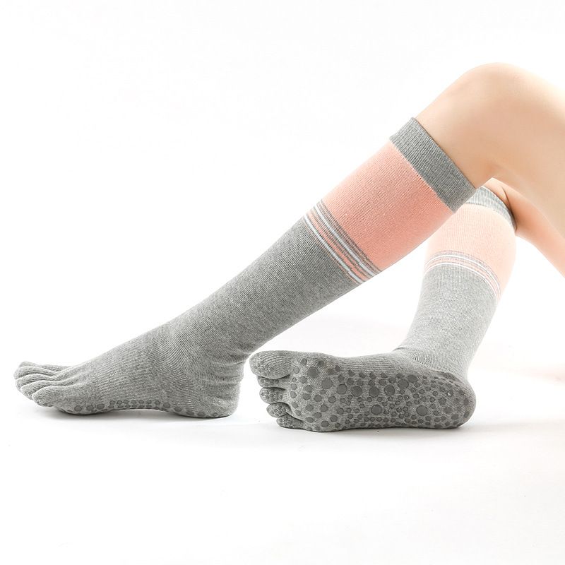 

Knee Socks Non-Slip Yoga Socks Long Pilates Beginner Yoga Socks Professional Knee Pad Female Five Finger Yoga Socks Stripes powder ash (five-toe Knee Socks)