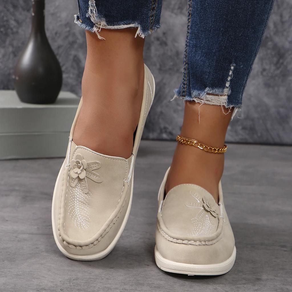 Women Casual Shoes Off White Flower Slip on Loafers Sneakers Woman Soft Low Heels Sports Tennis Casual Sneaker Female Footwear