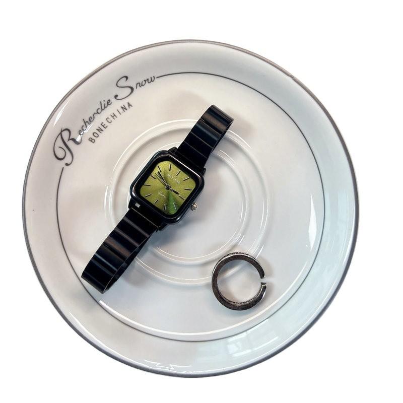 Watch Female Student Style Light Luxury Niche High-End Retro Sense Exquisite Versatile Workplace Square Small Dial Women'S Watch