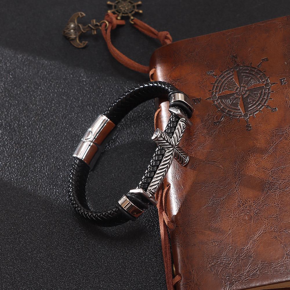 Vintage Alloy Cross Men's Braided Leather Bracelet Handwoven Cowhide Wristband Fashion Creative Jewelry Adjustable Size