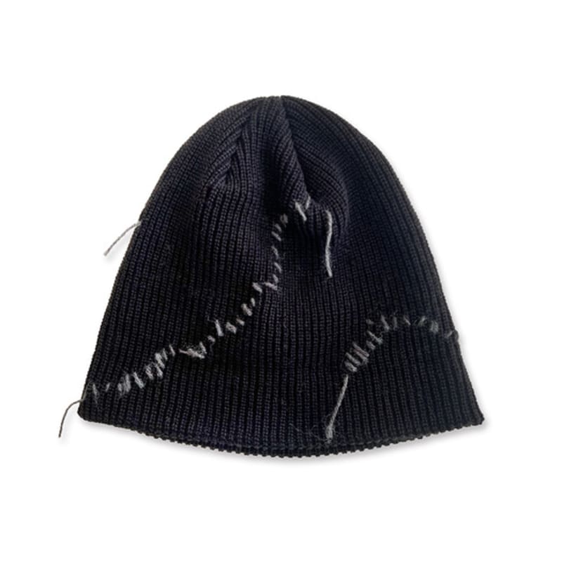NOUGHT Wave Hand Stitch Detail Beanie / Black