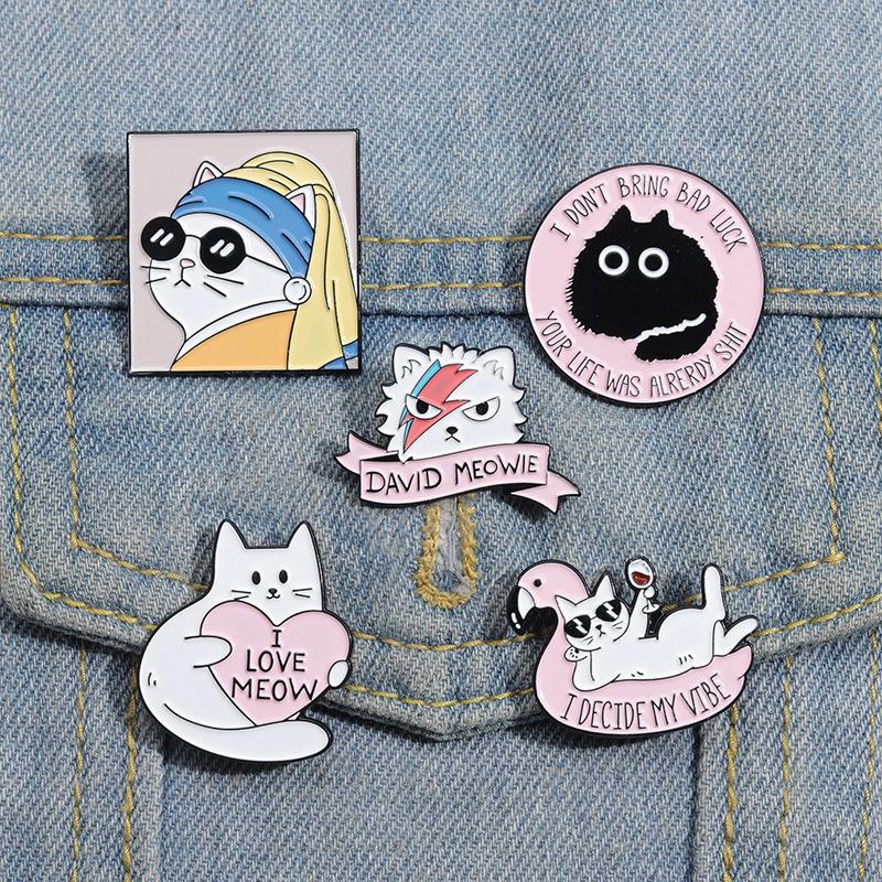 Cute Pearl Cat Enamel Lapel Pin Cartoon Metal Brooch Jewelry For Women Men Hat Backpack Bags Badge Pins Kids Gifts