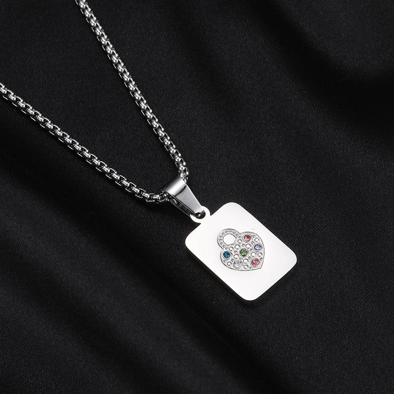 18K Gold Versatile Women's Stainless Steel Square Pendant Necklace - High-End Luxury Accessory