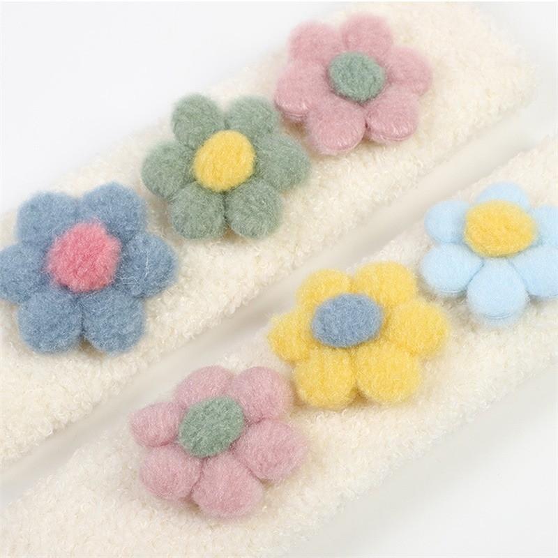 Car Seat Belt Shoulder Protector Cute Floral Creative Lamb Wool Personalized Seat Belt Shoulder Protector
